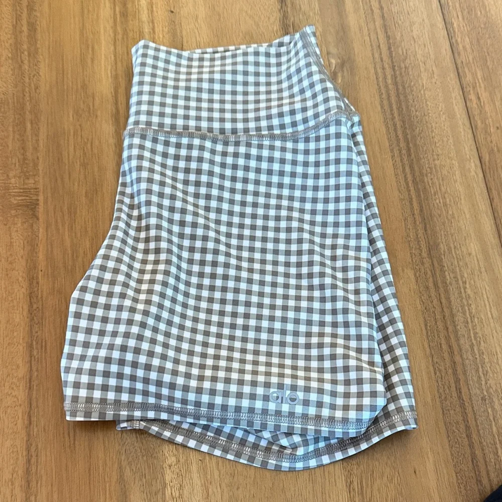 ALO Yoga Checkered Women's Bike Shorts - Picture 4 of 4